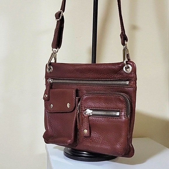 Fossil Leather Crossbody Bag in beautiful Cherry Brown🤎🐿 - Picture 3 of 12